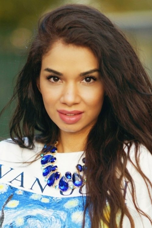 Marisa Lauren as Lacey