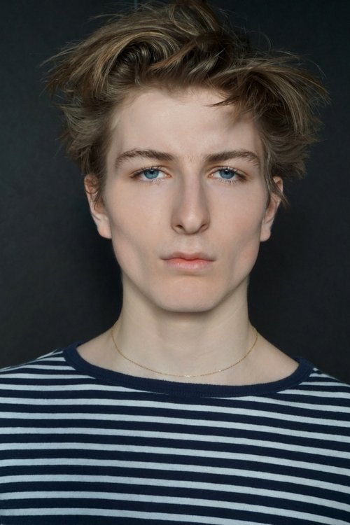 Five Novogratz as Brett