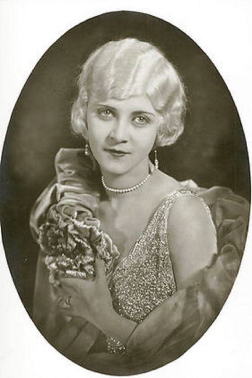 Lili Lani as Elly Martin