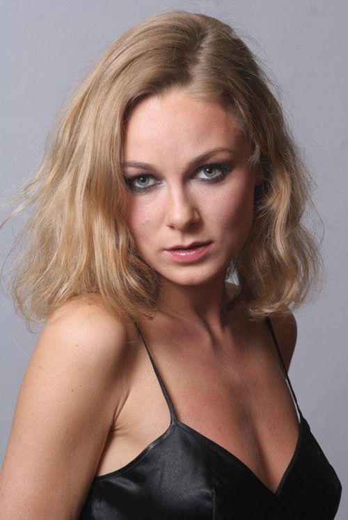 Julia Kołakowska as Julianek / Policewoman (voice)