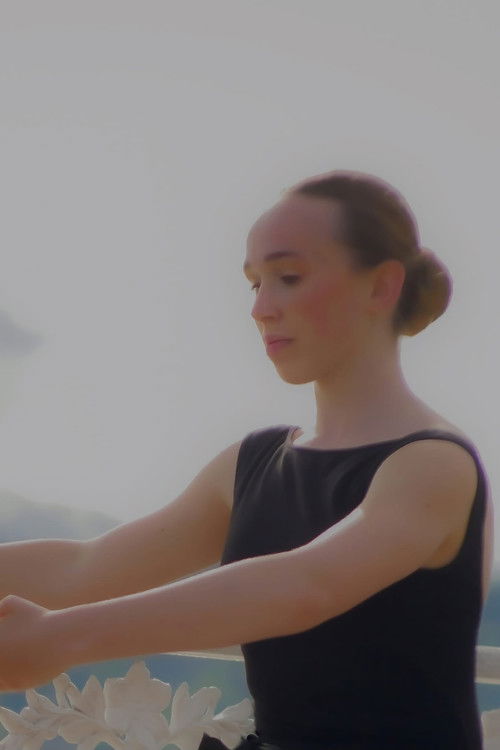 Lide Sayar as Zombie