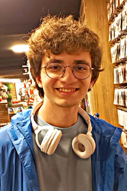 Berkay Onuralp as Padawan Kayber