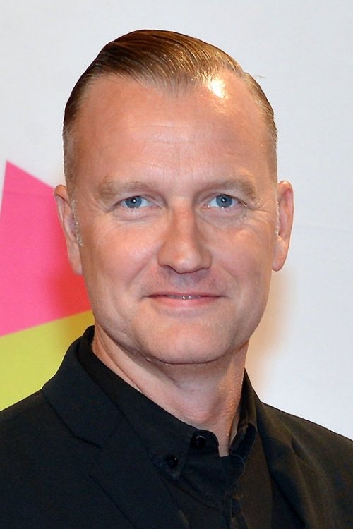 Beppe Starbrink as Cardboard Freddy Kreuger