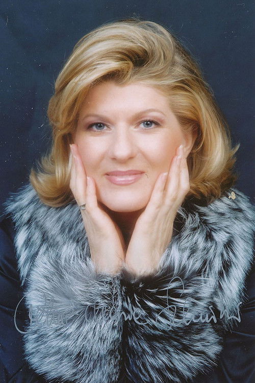 Petra Maria Schnitzer as Die Stimmen der Ungeborenen / Dienerinnen / Solo-Stimmen