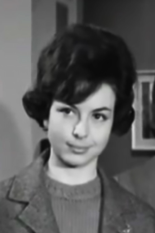 Betty Dakopoulou as maid