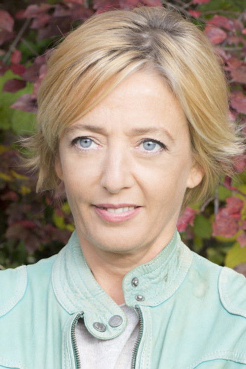 Brigitte Rosset as La Femme divorcée