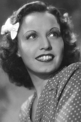 Olly Holzmann as Hanna Pirlinger