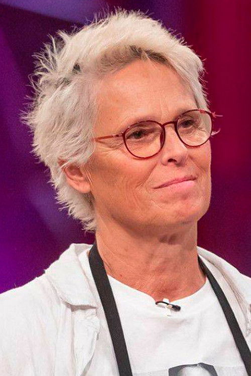 Lucía Dominguín as Cecilia