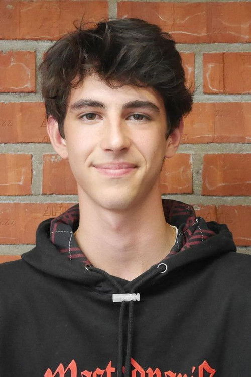 Pablo Ounaskari as Roope