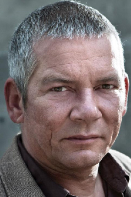 Ronnie Janot as Philipp Pelzer