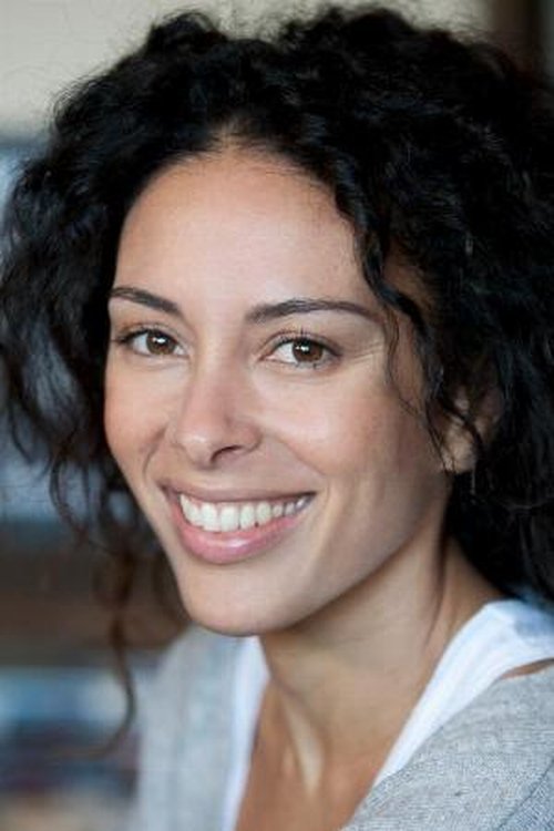 Selma Kouchy as Marnia