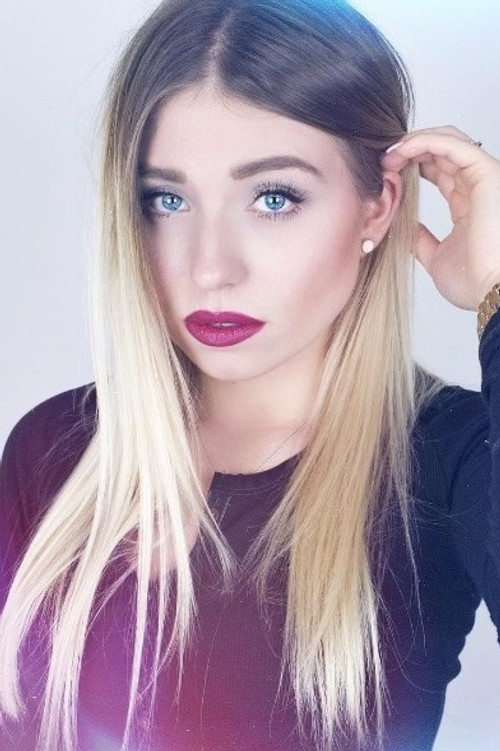 Bianca Heinicke as Prinzessin Magnesia (voice)