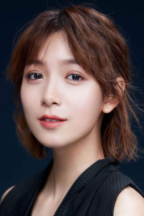 Daphne Low as Chow Mei Ling