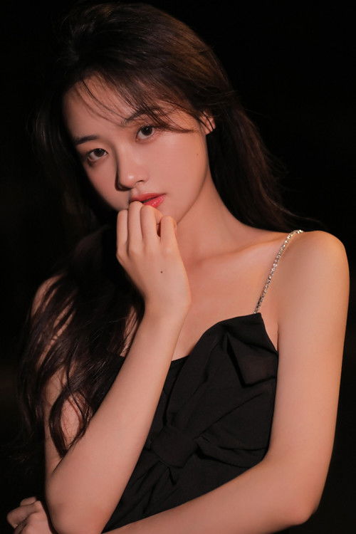 Lou Xinyue as Du Wuyin / Ling Lan