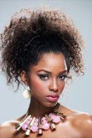 Yaritza Reyes as Profesora Yoga