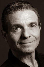 Shimon Volpert as Pirate