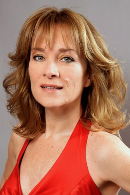 Sílvia Aranda as Lourdes