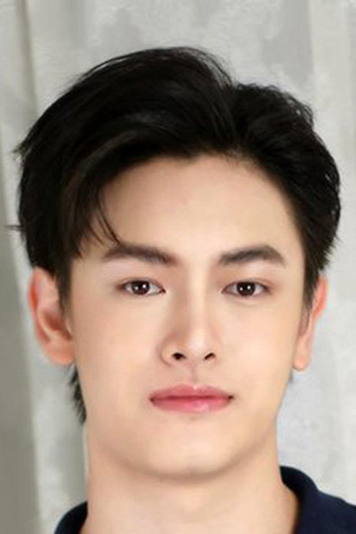 Phadtraruengrid Namwongyot as Andy