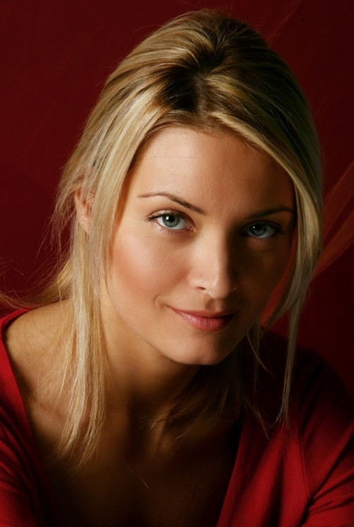 Maria Rosaria Russo as Theresa