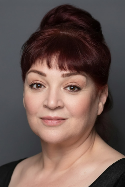 Gamze Gözalan as Melahat