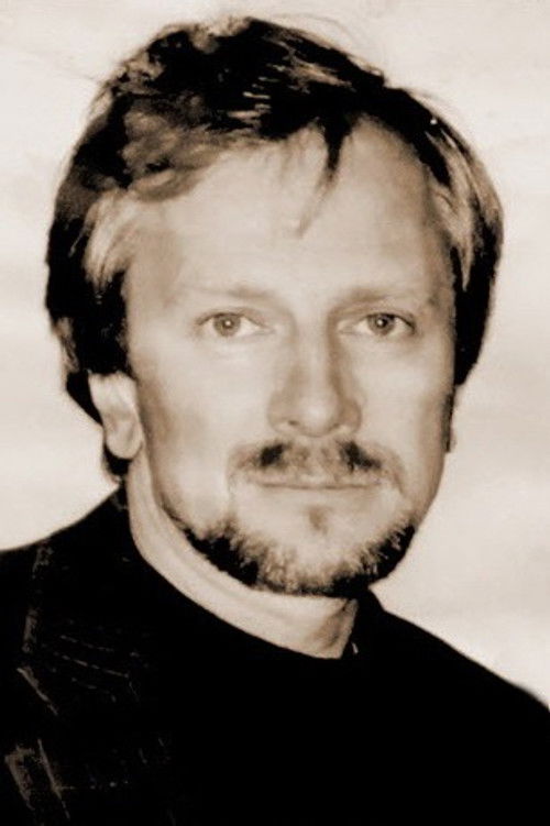 Vladimir Vardunas as Ведущий (нет в титрах)