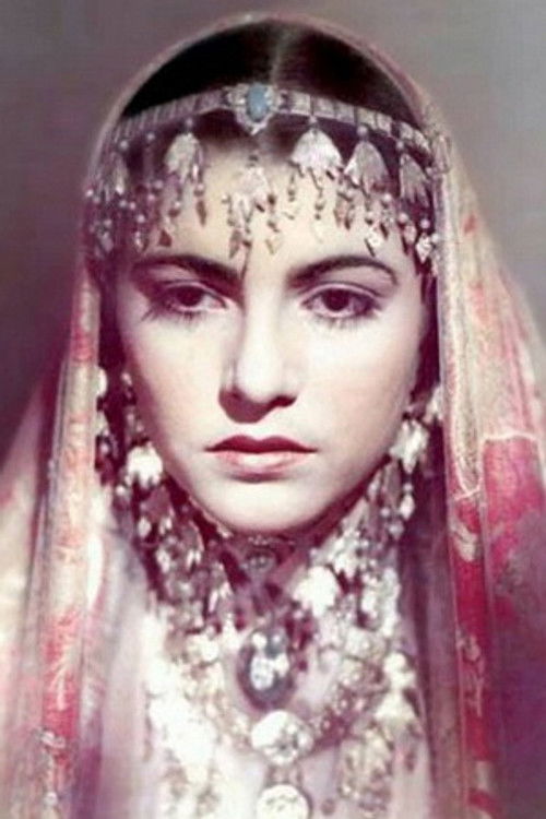 Tamara Gozalova as Gyulnaz