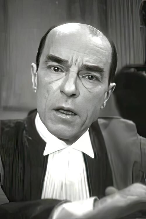 Jacques Baumer as Professor Hennard