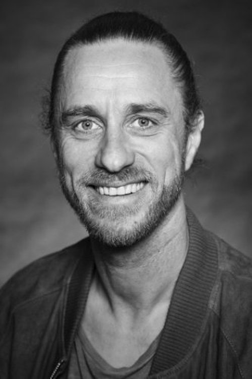 Miska Kaukonen as Valkokaartilainen