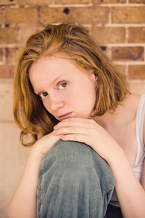 Luna Carpiaux as Axelle