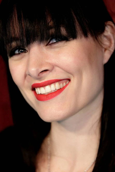 Anne Kejser as Vært