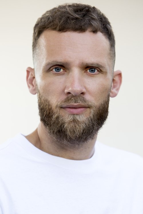 Jonah Wharton as Kevin