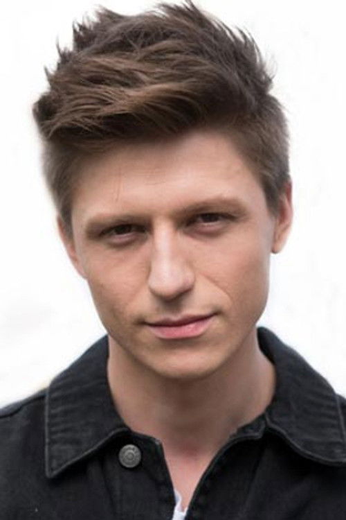 Erik Abramovich as Shmets