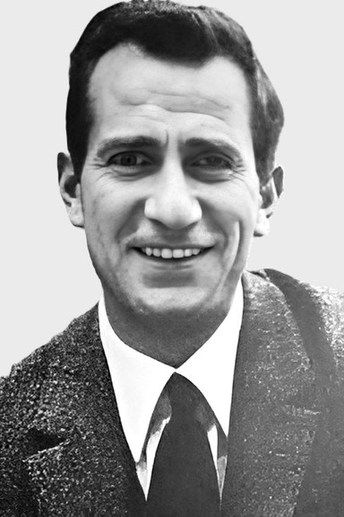 Toni Ucci as Arbitro del match di lotta