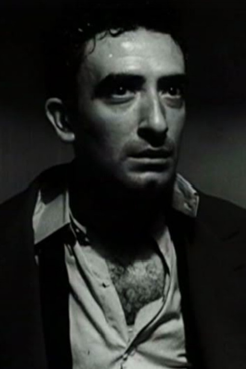 Carlos Ronda as Avelino