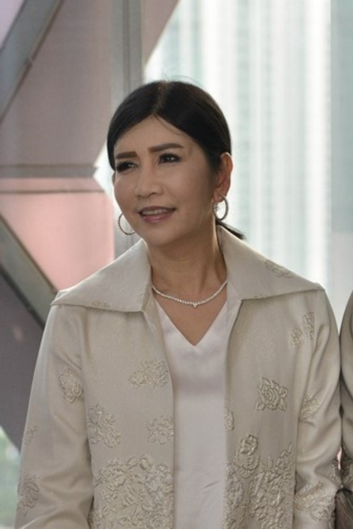 Heidy Kandao as Ibu Alya