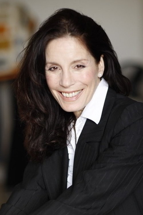 Céline Lomez as Elaine