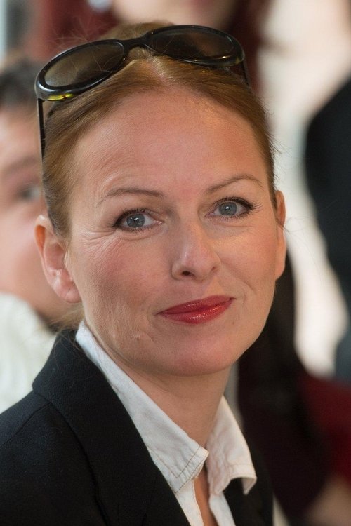 Kärt Kross-Merilo as Juliana Telman