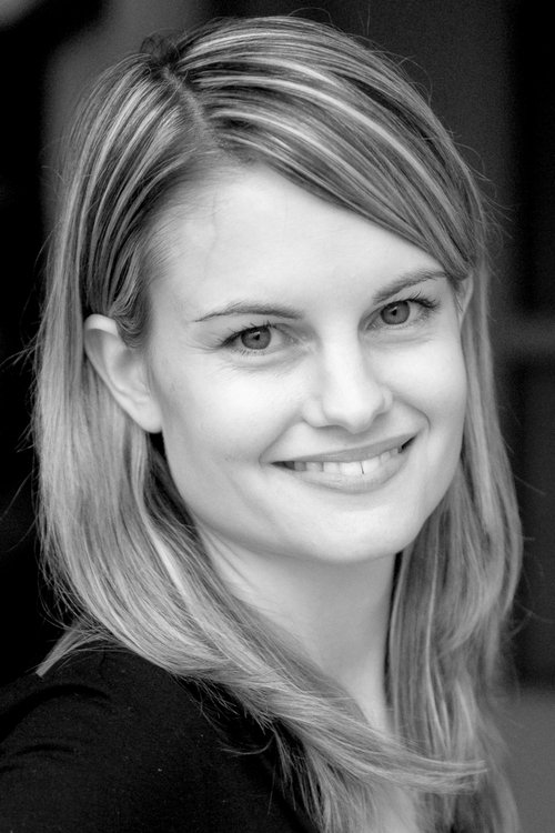 Johanna Osborne as Laura