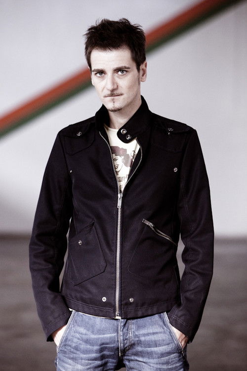 Ruggero Andreozzi as Johnny Silver (voice)