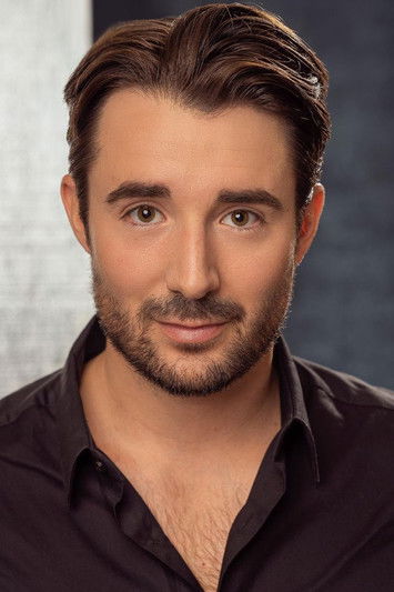 Spencer Jarman as Jonathan Davenport