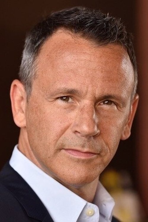 Byrne Offutt as Martin Russo