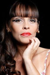 Gisele Frade as Mônica