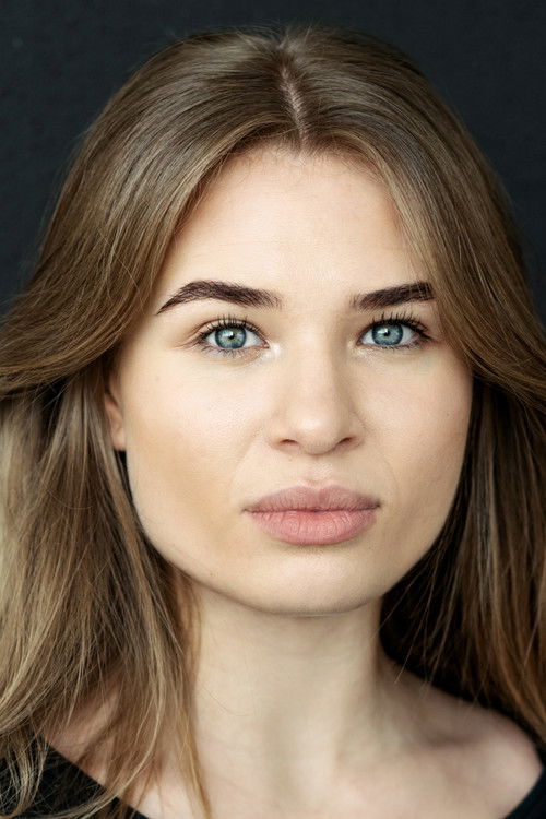 Emily Drobňáková as Valentína