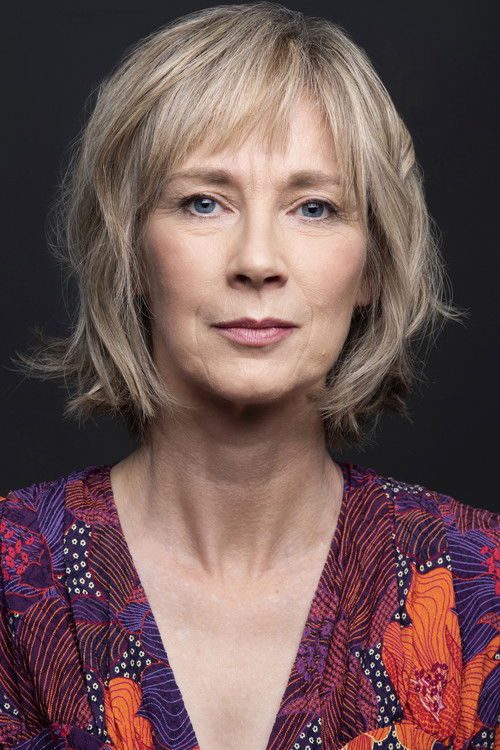 Vanessa Bailey as Elle