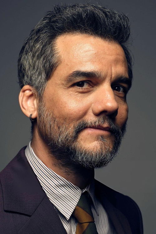 Wagner Moura as Laszlo Sosa