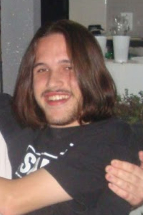 Kauan Bernardes as Vitor