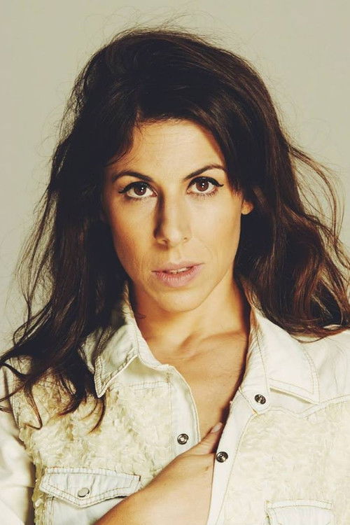 Maria Laura Nogueira as Carla
