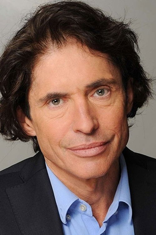 Arno Klarsfeld as Reporter interviewing Lucas