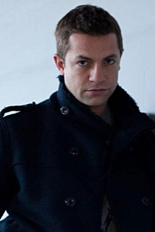 Frano Domitrovic as Policier 2 aéroport Ljubljana