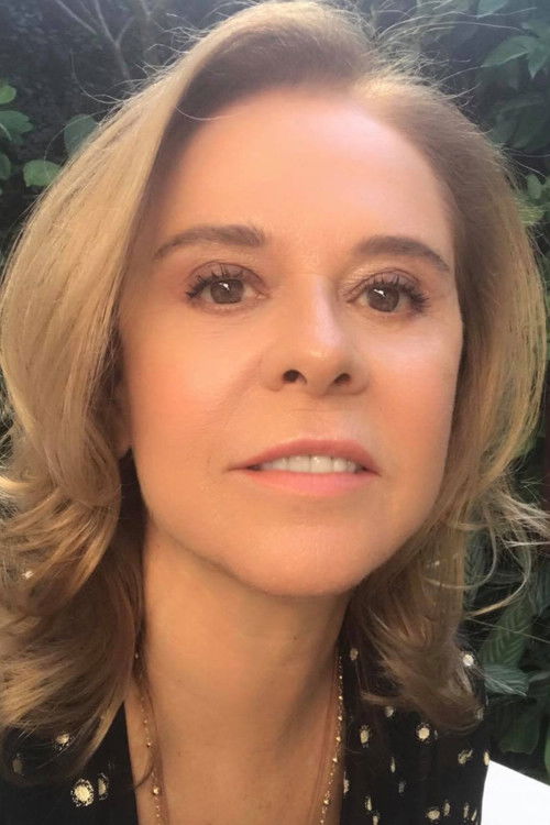 Marta Volpiani as Nina